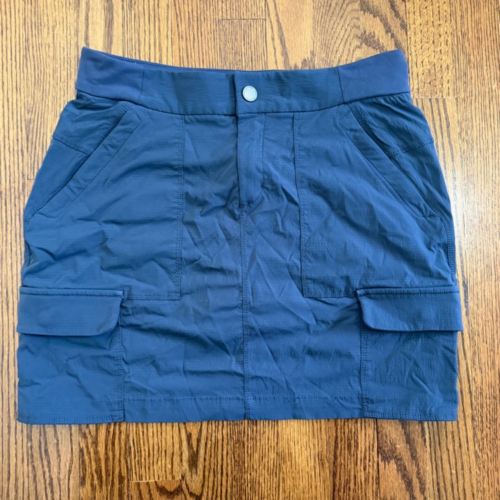 Athleta Utility Activewear Dark Gray Skirt w/Shorts Size 8